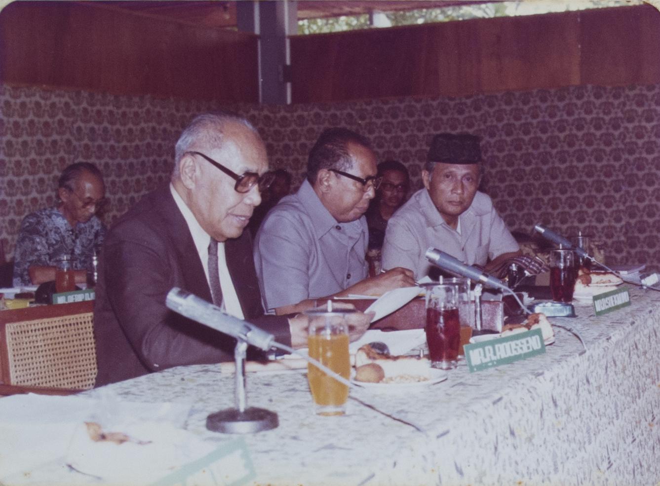Hari pertama pertemuan CC XI di aula utama Proyek Pemugaran Borobudur.